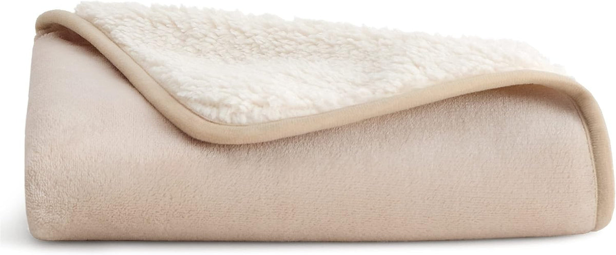 Waterproof sherpa dog blanket for couch and car seat, view 10